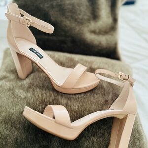 Nine West nude platform sandal